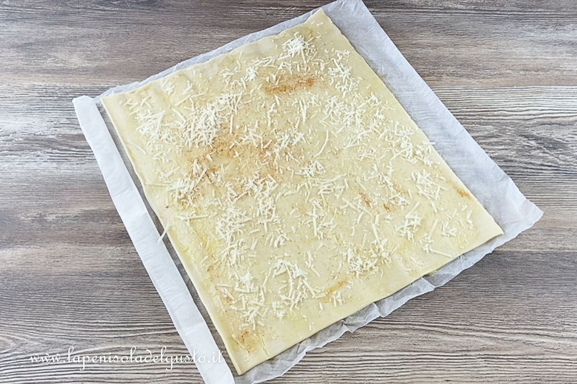 grissini fatti in casa al parmigiano con pasta sfoglia buitoni per aperitivo buffet