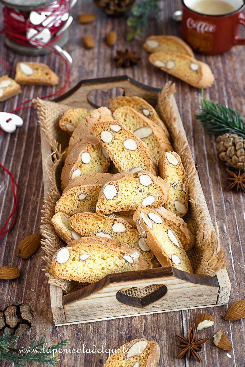 Biscotti Di Natale Alle Mandorle.Cantucci Alle Mandorle La Ricetta Originale Toscana