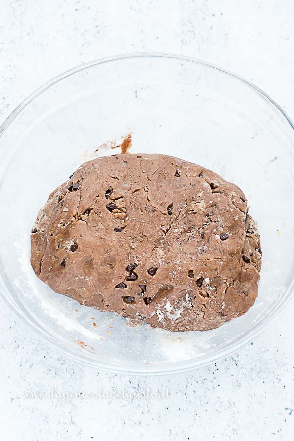 preparo impasto cacao cioccolato per biscotti home made deliziosi al forno ricetta