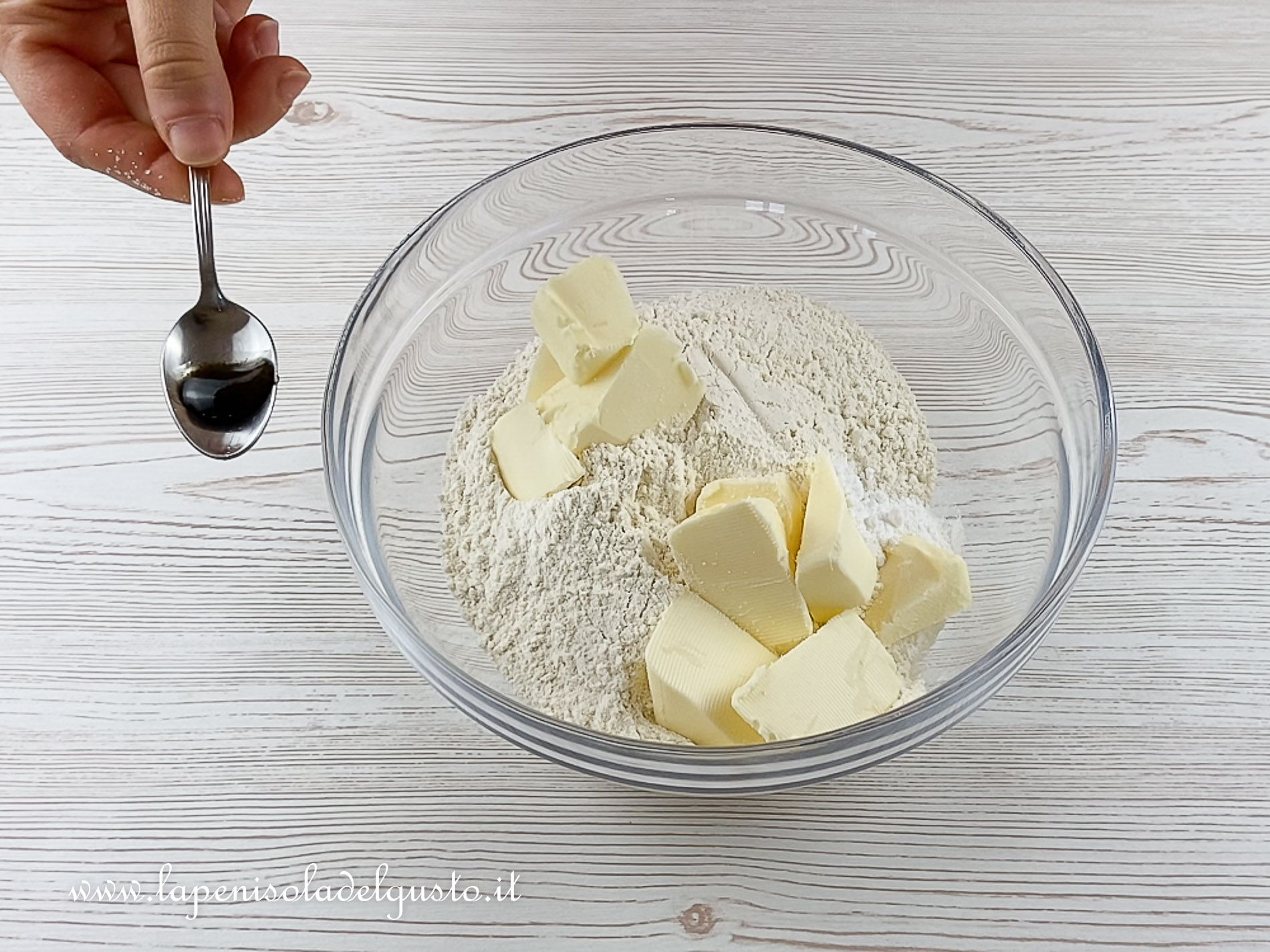 preparo impasto sbriciolata pasta frolla con uova farina burro vaniglia friabile e profumata